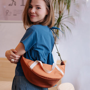  Mocha Mousse LUNA Crossbody bag