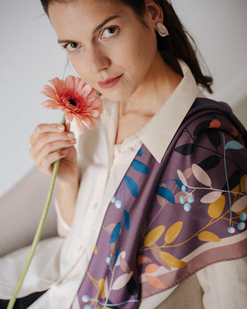 Hamvas levelek selyemkendő