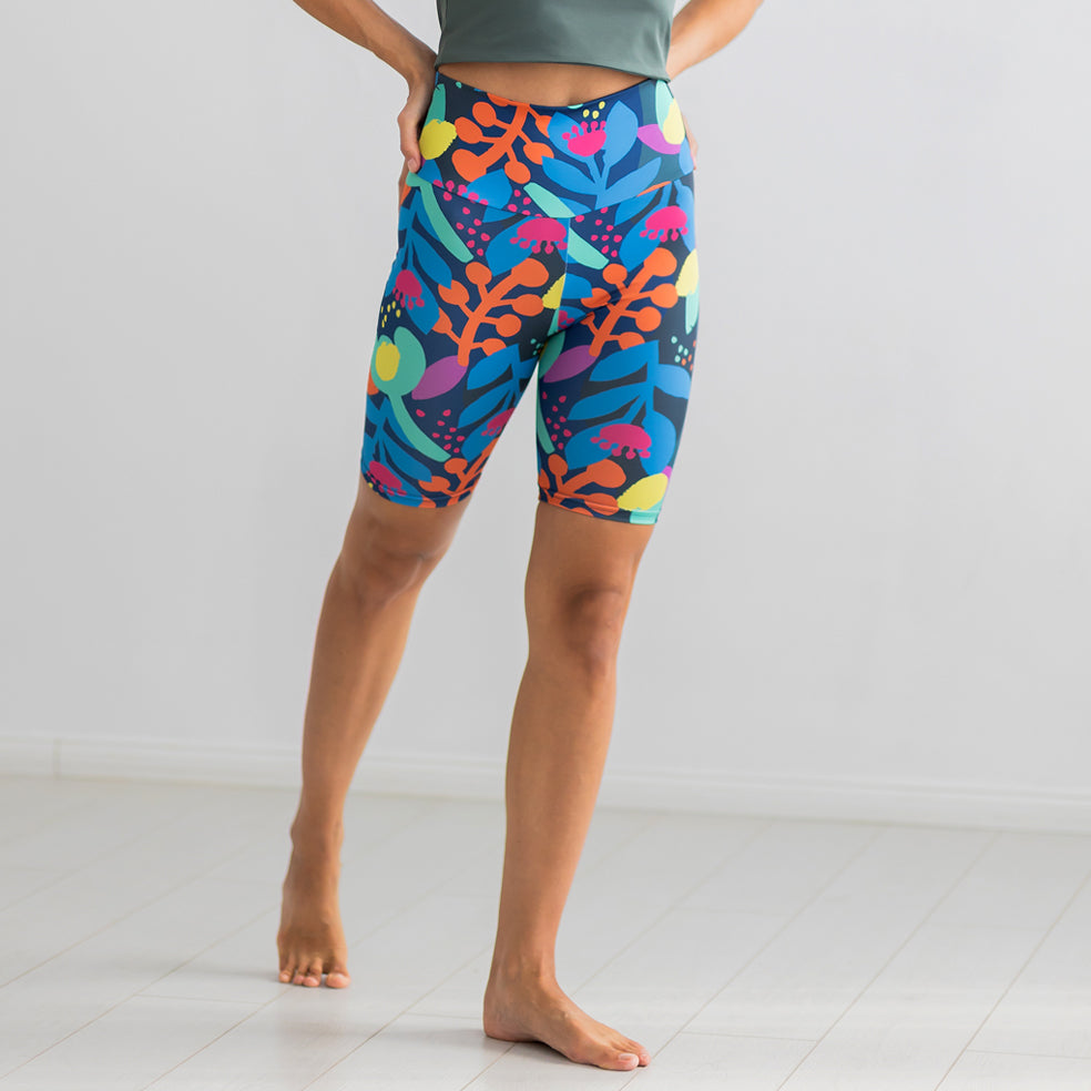 Flowers with bright spots fitness shorts